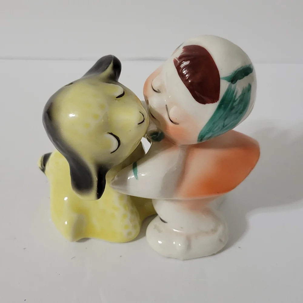 Vantellingen Mary Lamb Salt And Pepper Shakers